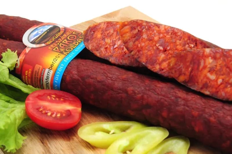 Kiełbasa salami: sekrety produkcji, rodzaje i zastosowanie w kuchni